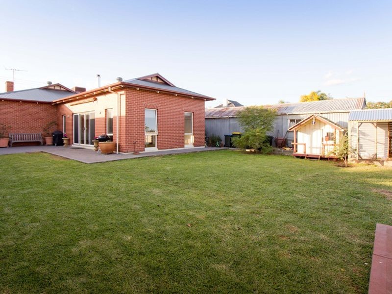 2 Dinwoodie Avenue, Clarence Gardens SA 5039