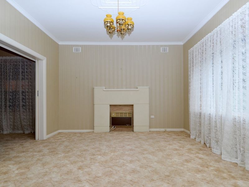 16 The Grove, Lower Mitcham SA 5062