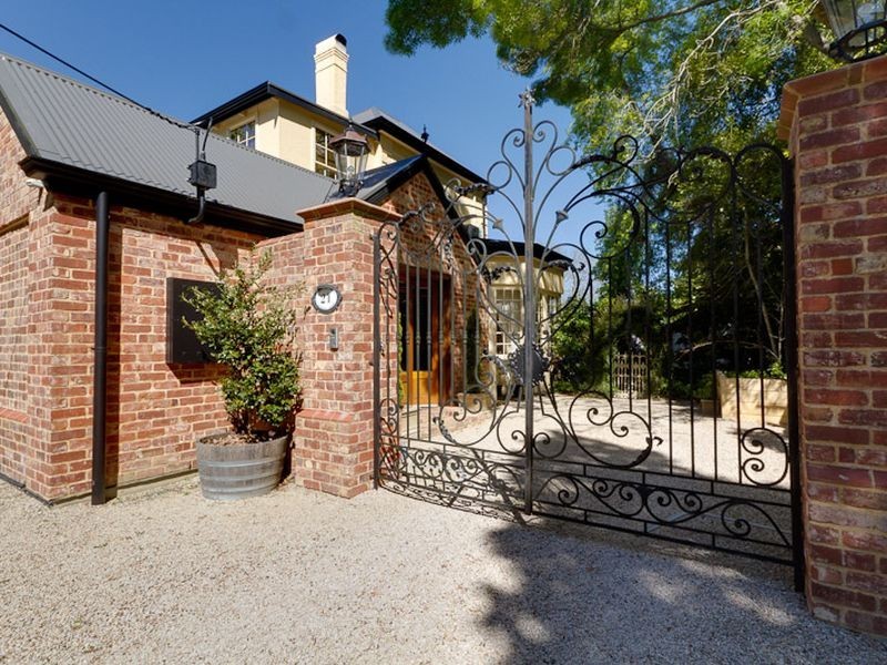 21 Waverley Ridge Road, Crafers West SA 5152