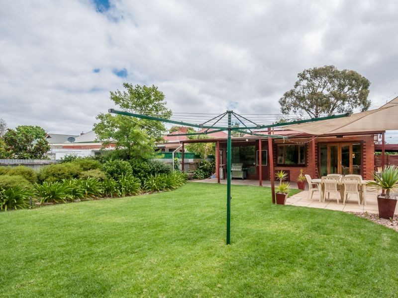 33 Dixon Street, Clarence Park SA 5034