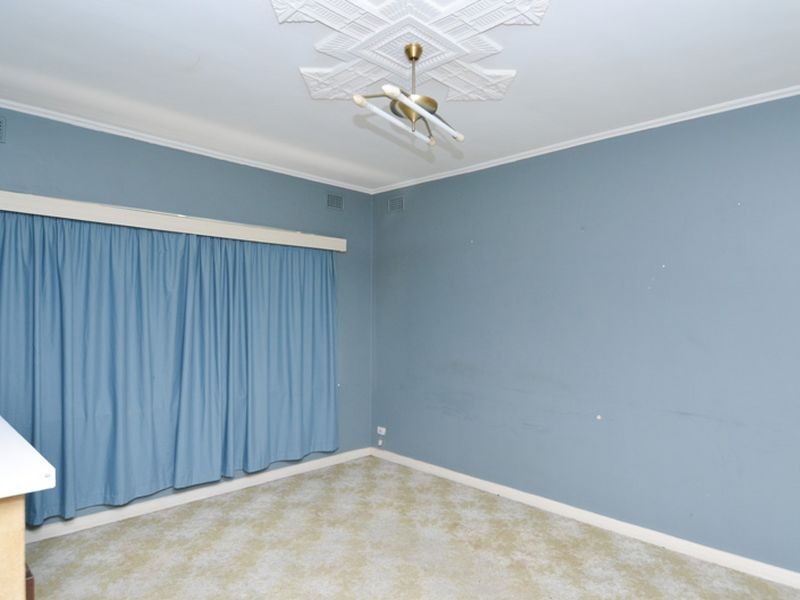 27 Halmon Avenue, Everard Park SA 5035