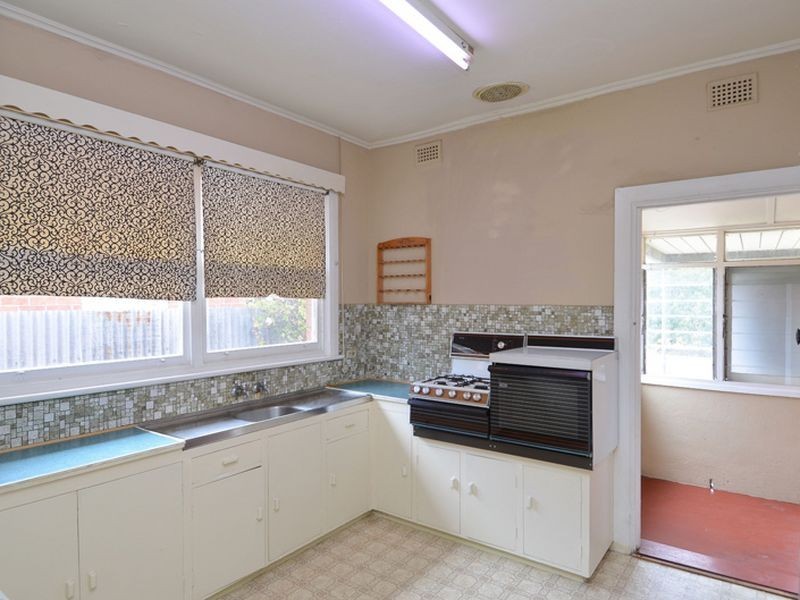 27 Halmon Avenue, Everard Park SA 5035
