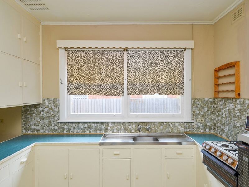 27 Halmon Avenue, Everard Park SA 5035