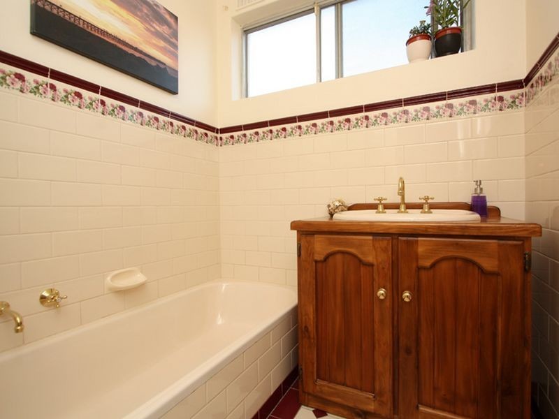 28 Hartland Avenue, Black Forest SA 5035
