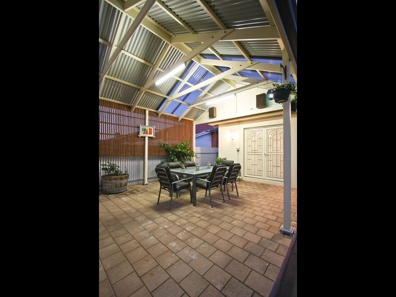 28 Hartland Avenue, Black Forest SA 5035