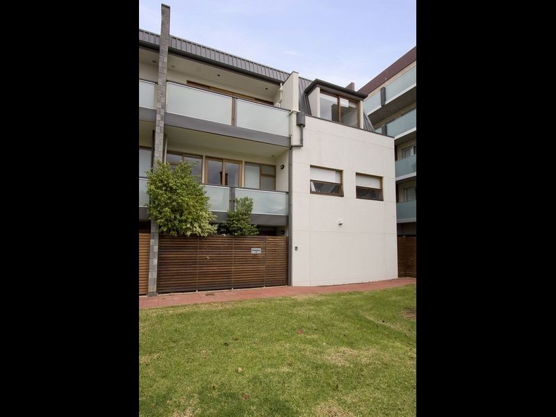 9 Howard Florey Street, Adelaide SA 5000