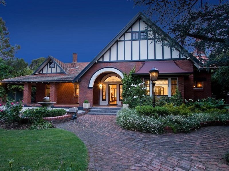 9 Cross Road, Kingswood SA 5062