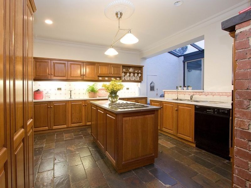 9 Cross Road, Kingswood SA 5062