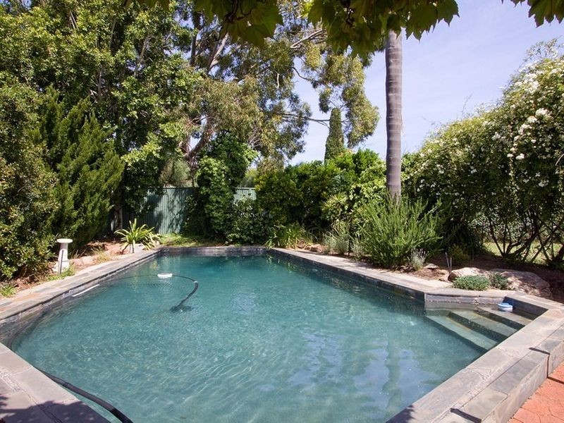 9 Cross Road, Kingswood SA 5062