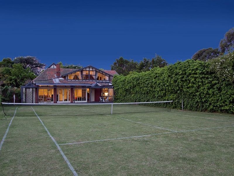 9 Cross Road, Kingswood SA 5062