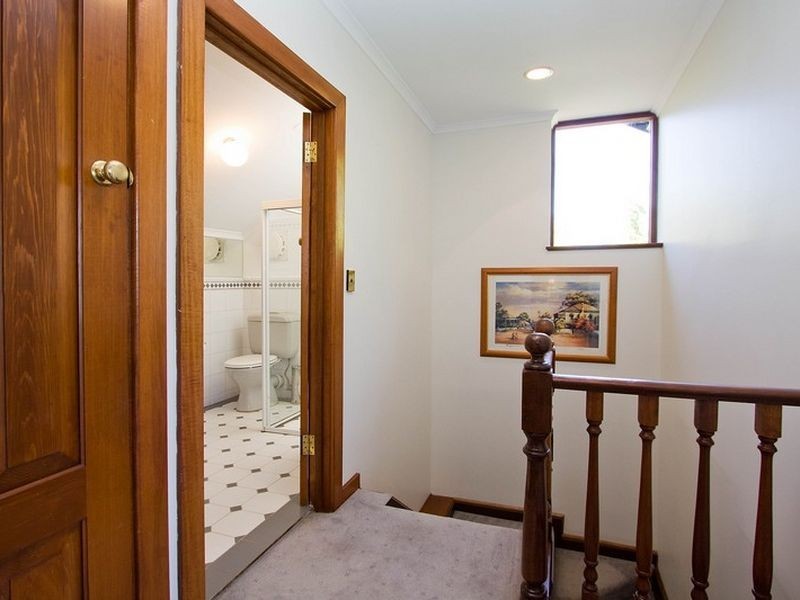 9 Cross Road, Kingswood SA 5062