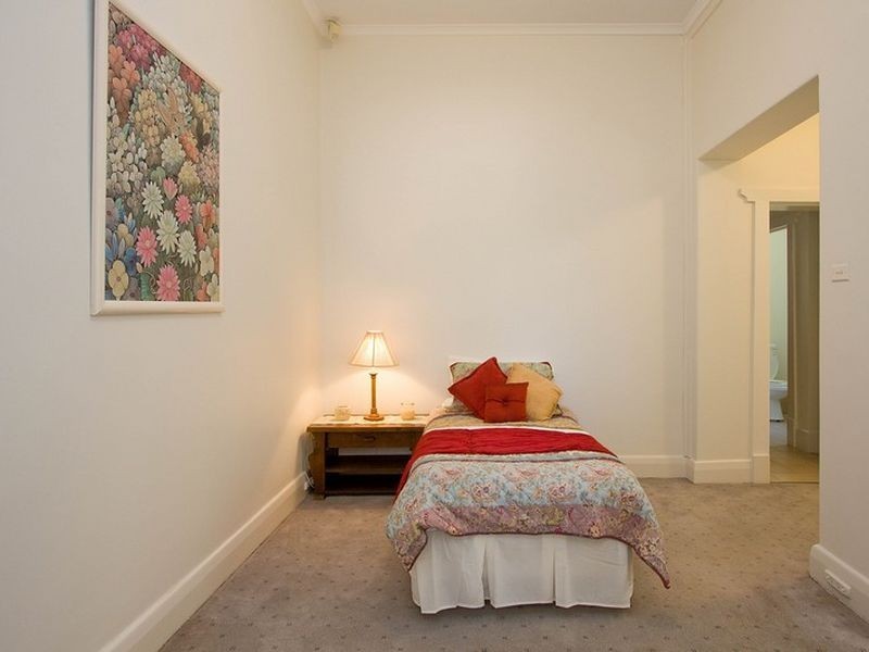 9 Cross Road, Kingswood SA 5062