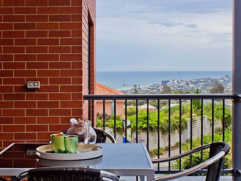 9 King George Close, Seacliff Park SA 5049