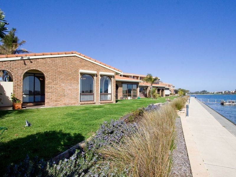 140 Sportsmans Drive ‘The Mews’, West Lakes SA 5021