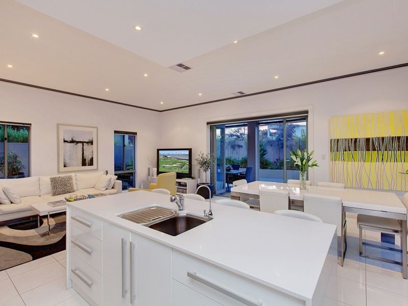 4 Bluelake Court, Tennyson SA 5022