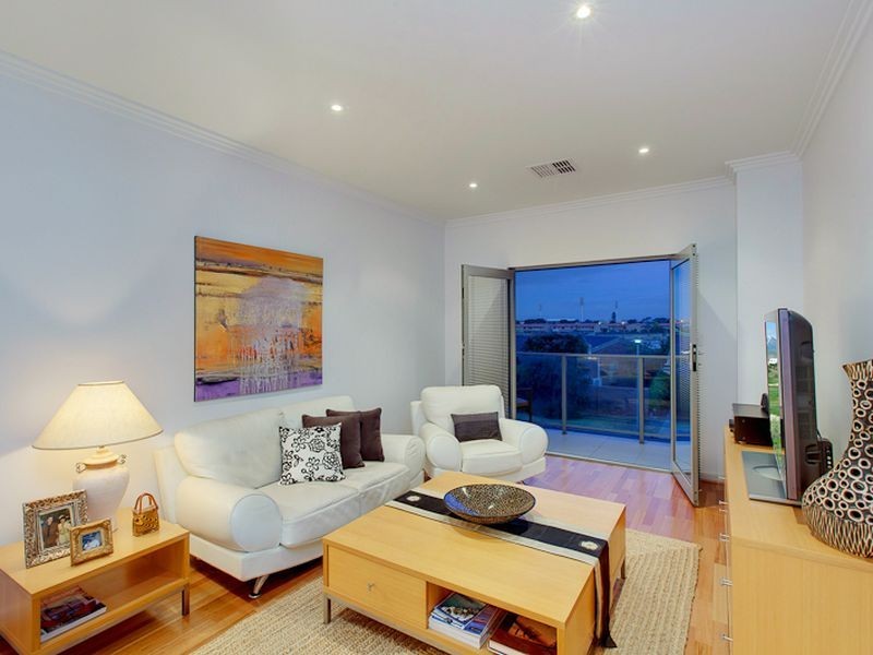 4 Bluelake Court, Tennyson SA 5022