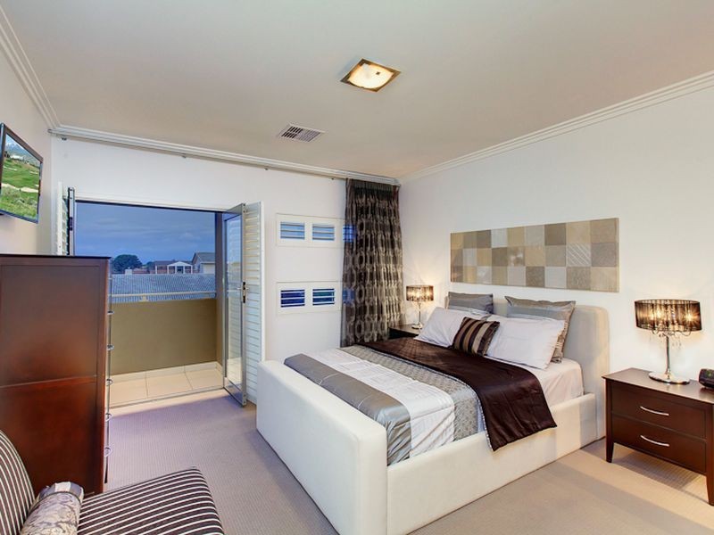 4 Bluelake Court, Tennyson SA 5022