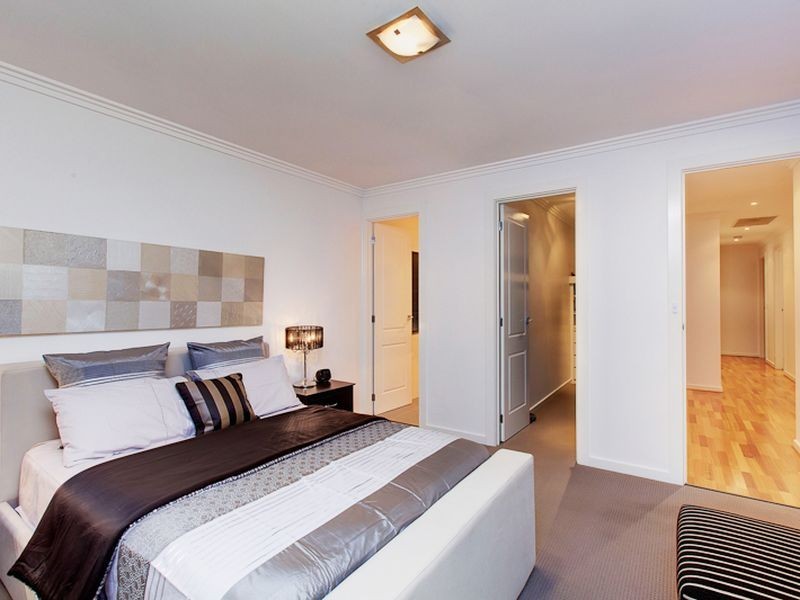 4 Bluelake Court, Tennyson SA 5022