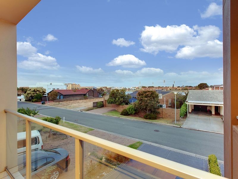 4 Bluelake Court, Tennyson SA 5022