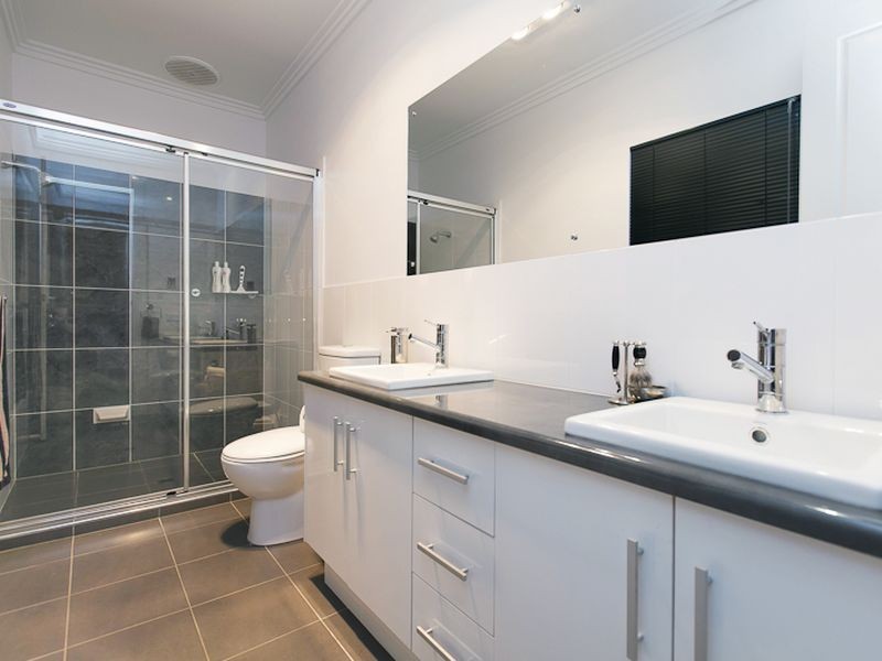 4 Bluelake Court, Tennyson SA 5022