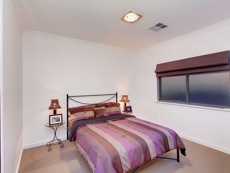 4 Bluelake Court, Tennyson SA 5022