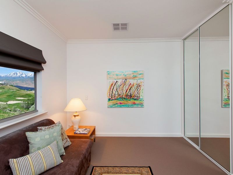 4 Bluelake Court, Tennyson SA 5022