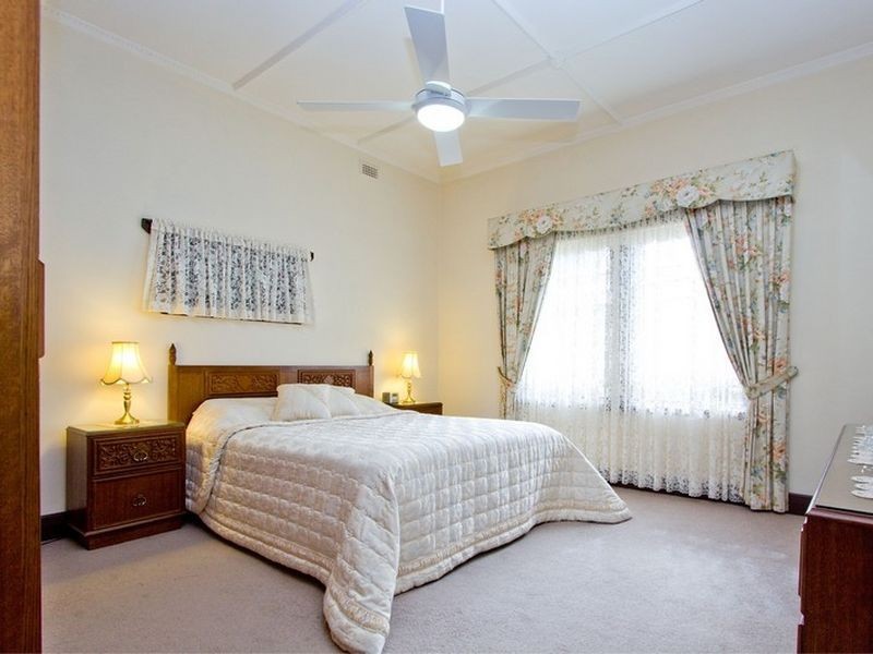 7 Wattle Avenue, Lower Mitcham SA 5062