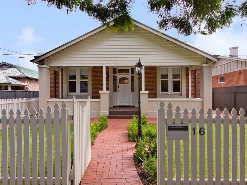 16 Dryden Road, Black Forest SA 5035