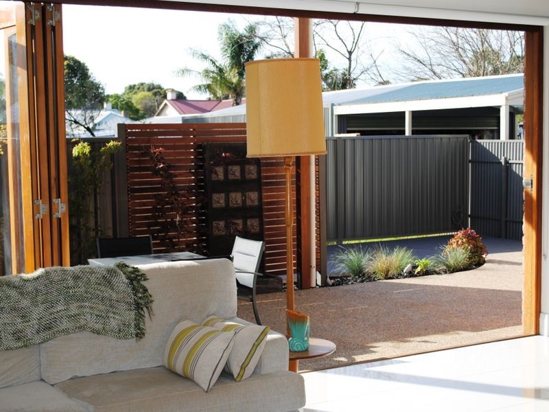 16 Dryden Road, Black Forest SA 5035