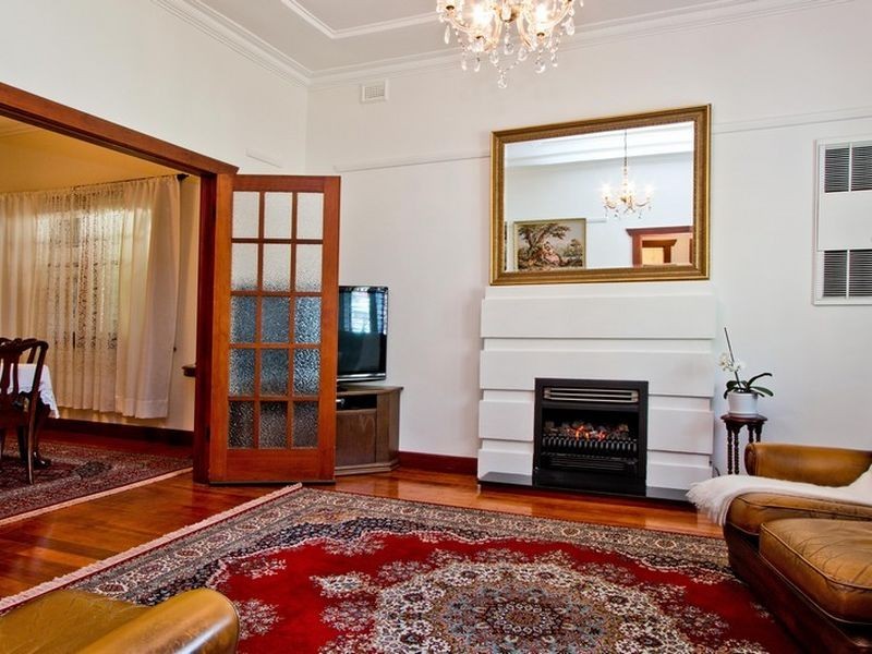 34 The Grove, Lower Mitcham SA 5062