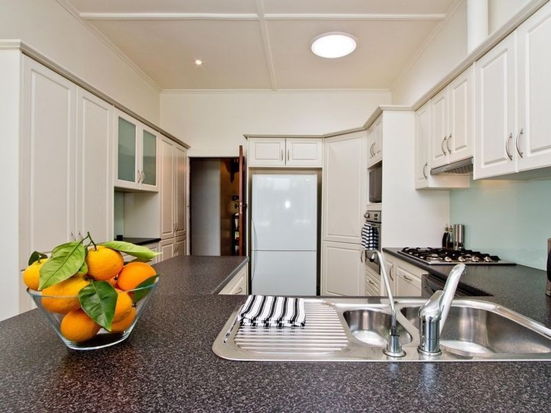 34 The Grove, Lower Mitcham SA 5062