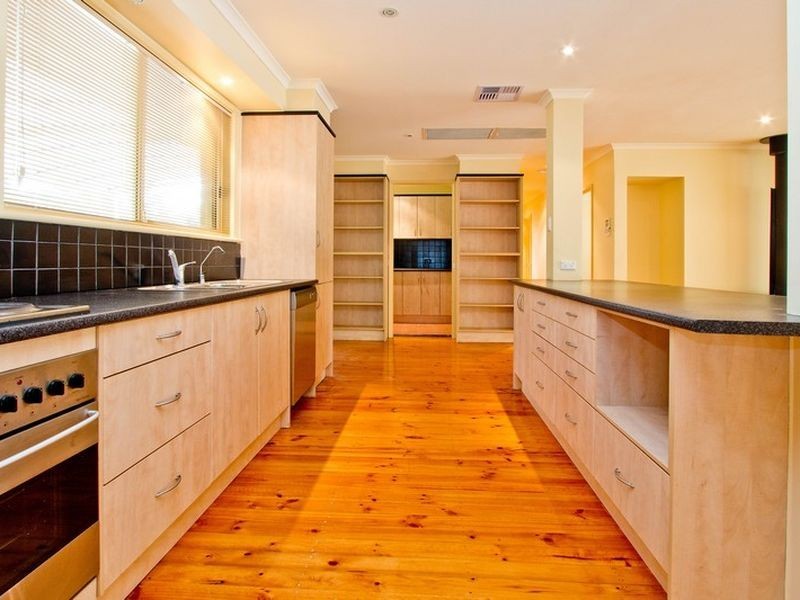 6 Emmett Road, Crafers West SA 5152