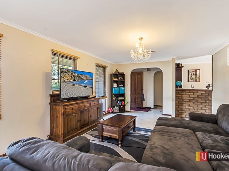 15 Nannigai Drive, Hallett Cove SA 5158