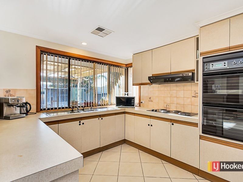15 Nannigai Drive, Hallett Cove SA 5158