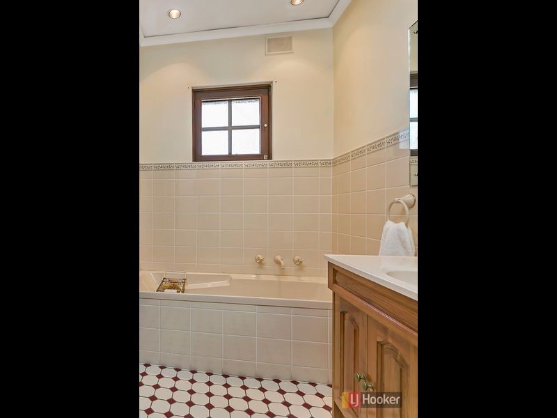 32 Minchinbury Terrace, Marion SA 5043