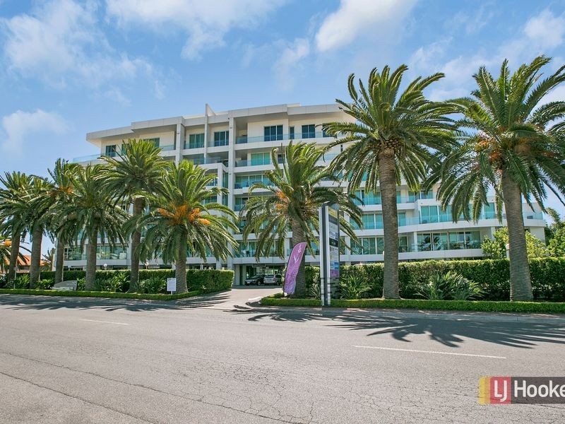 14/155 Brebner Drive, West Lakes SA 5021