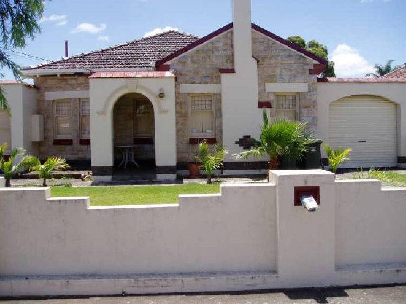 13 Naldera Street, Glandore SA 5037