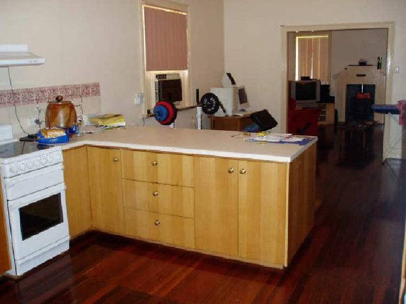 13 Naldera Street, Glandore SA 5037