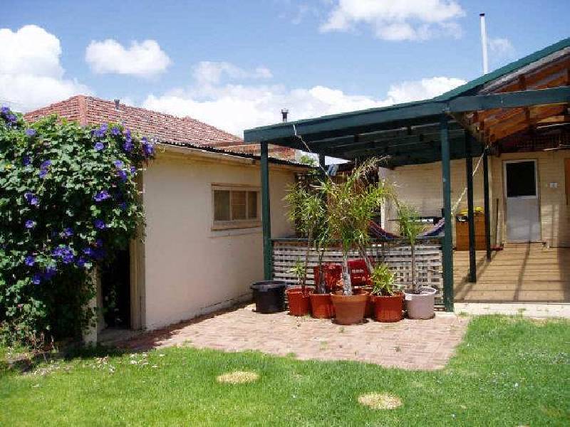13 Naldera Street, Glandore SA 5037
