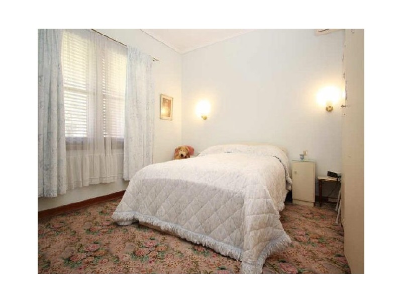 17 HALMON AVENUE, Everard Park SA 5035