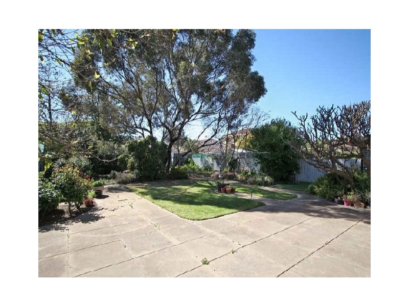 17 HALMON AVENUE, Everard Park SA 5035