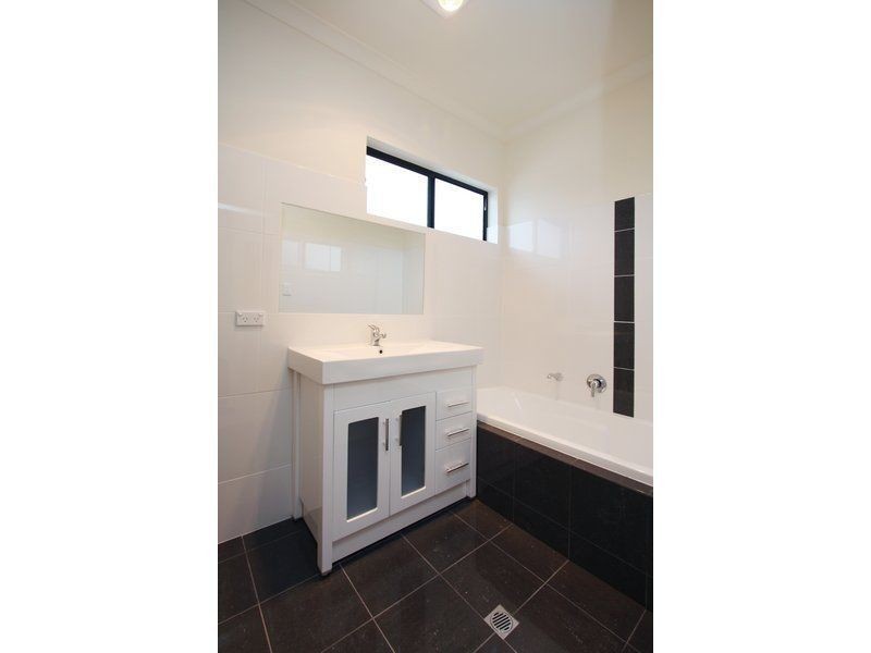 15a Condada Avenue, Park Holme SA 5043