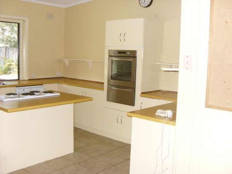 8 Tutt Avenue, Kingswood SA 5062