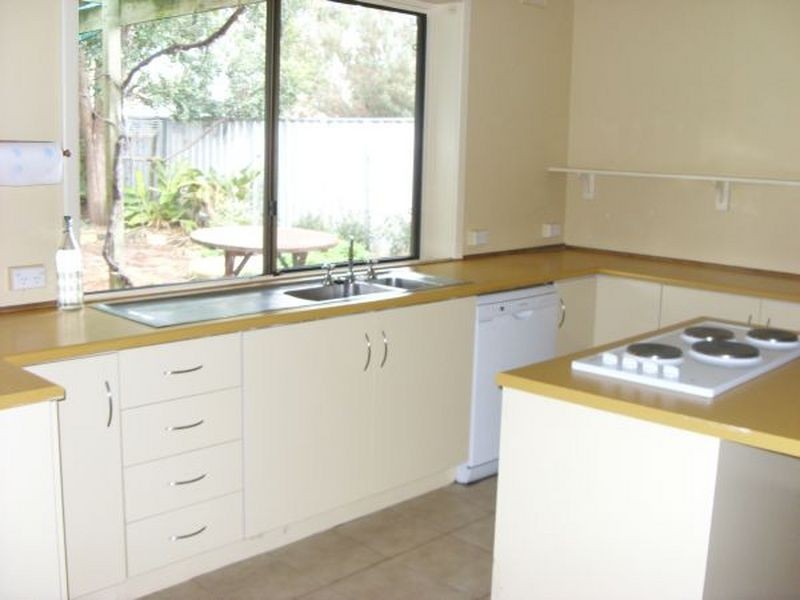 8 Tutt Avenue, Kingswood SA 5062