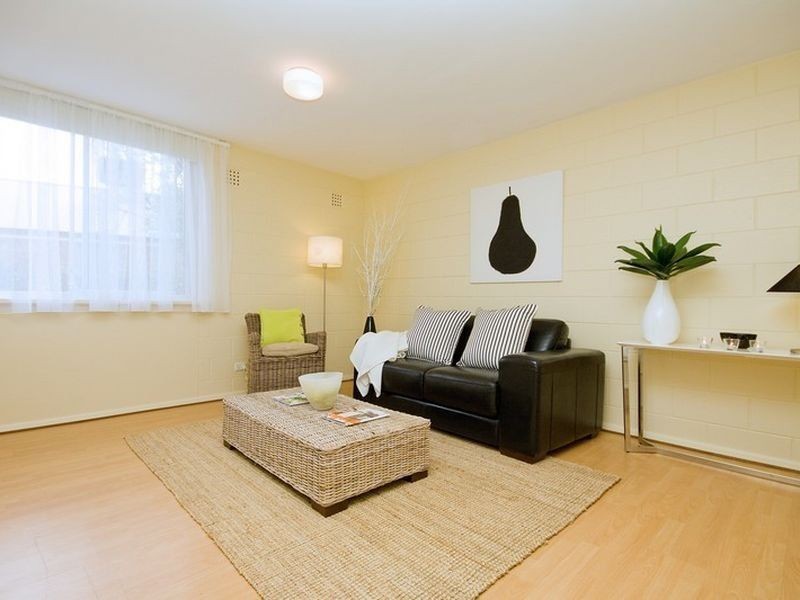 8/21 Laught Avenue, Black Forest SA 5035