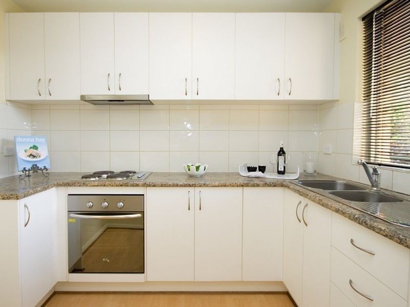 8/21 Laught Avenue, Black Forest SA 5035