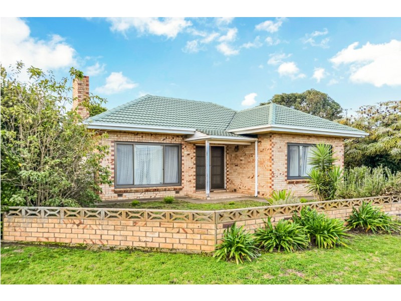 15 Warne Street, Victor Harbor SA 5211