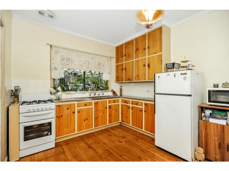 15 Warne Street, Victor Harbor SA 5211