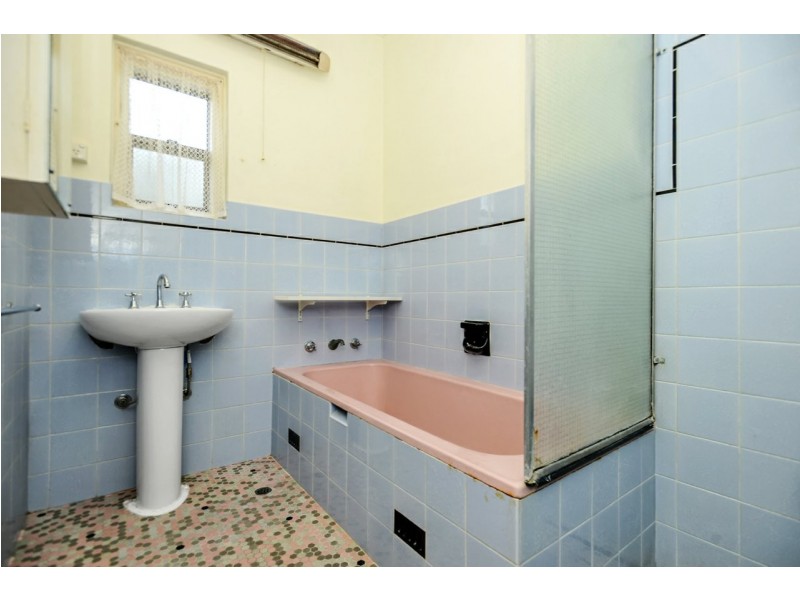 15 Warne Street, Victor Harbor SA 5211