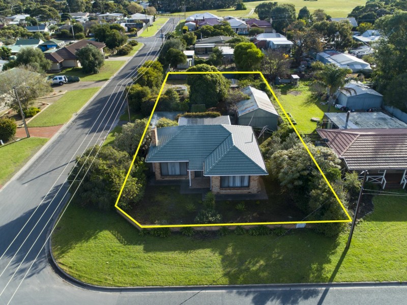 15 Warne Street, Victor Harbor SA 5211